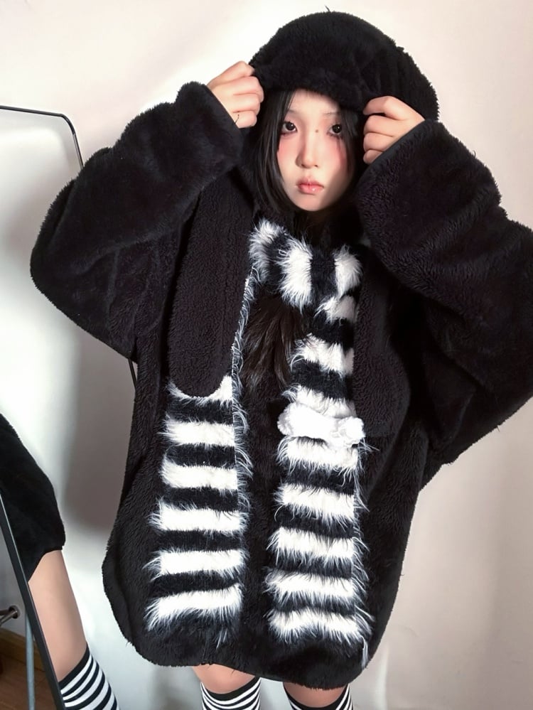 Black & White Stripe Pattern Puff Bone Faux Fur Scarf