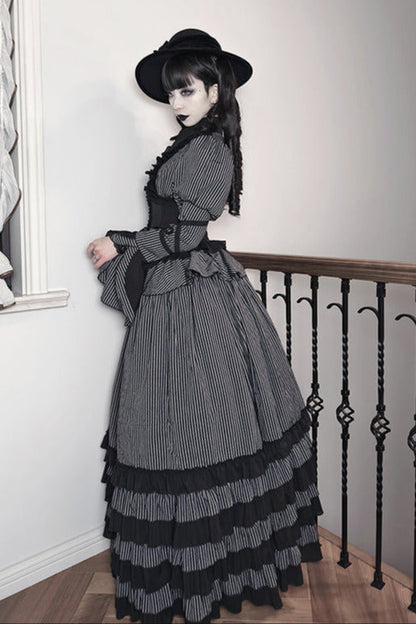 striped shirt Dark + skirt gusset-sleeved corset Reservations