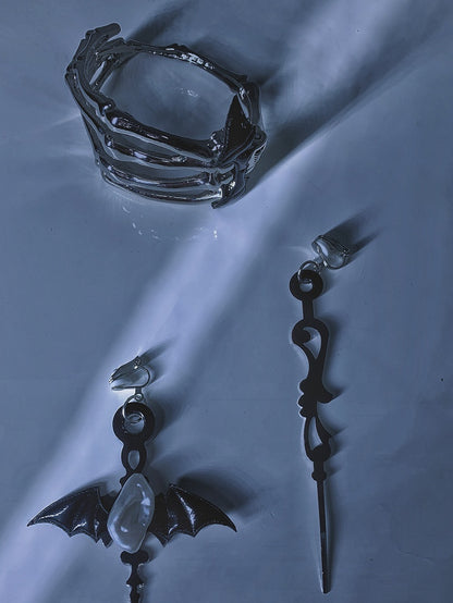 Claw Skeleton Gothic / Clips Silver Bracelet Ear