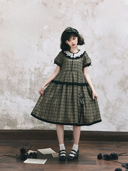 Classic Embroidery Green with Sleeves and Rose Elegant Trim Short Plaid Lolita Black Dress
