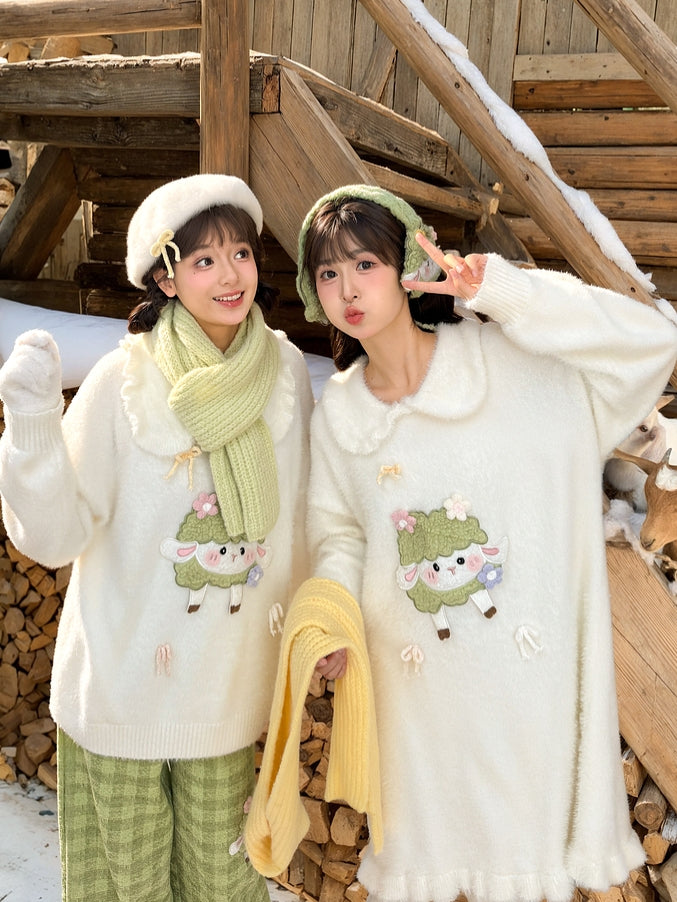 Robe en tricot blanche à col Claudine et appliques d'agneau