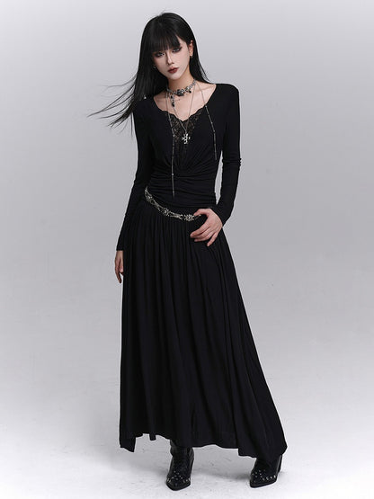 Gerüschte Details, V-Ausschnitt mit Spitze, schwarze Schultern, Maxi-Gothic-Kleid, gepolstert