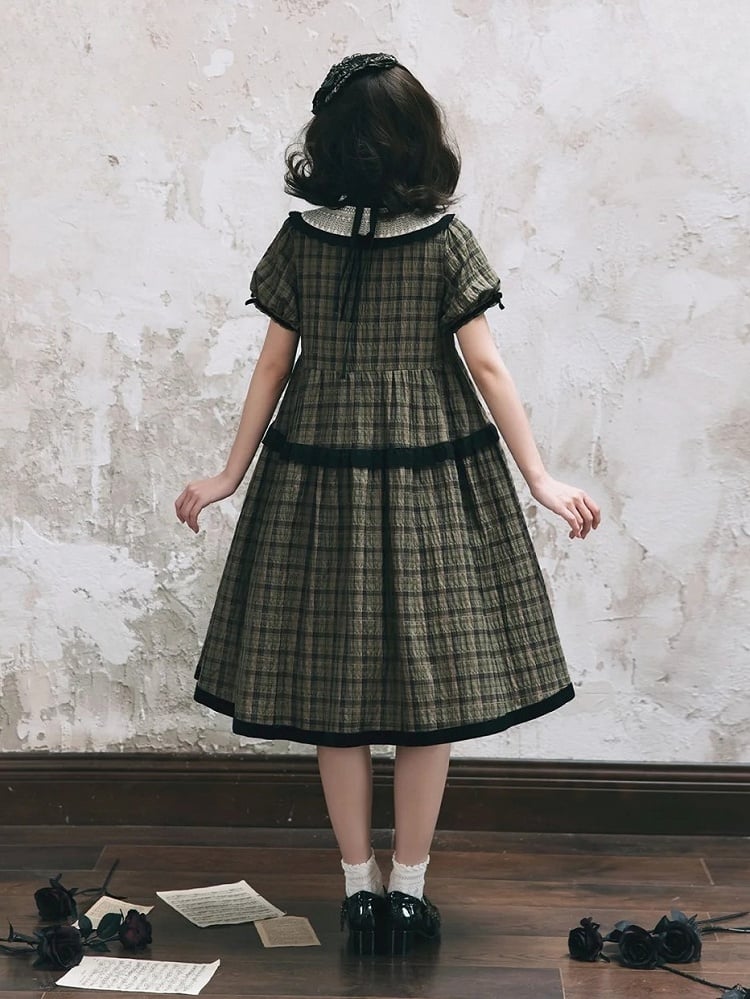 Classic Embroidery Green with Sleeves and Rose Elegant Trim Short Plaid Lolita Black Dress