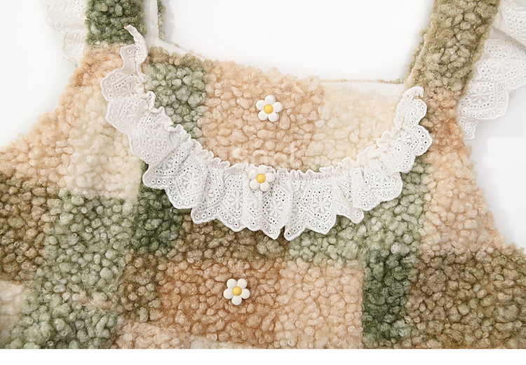 Robe salopette en polaire à carreaux avec détails floraux verts et bordure en dentelle et poches