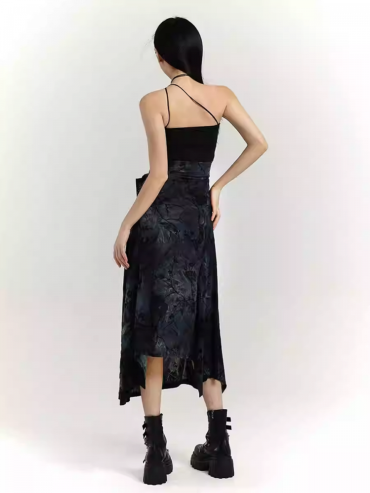 Robe caraco ajustée noire tie-dye