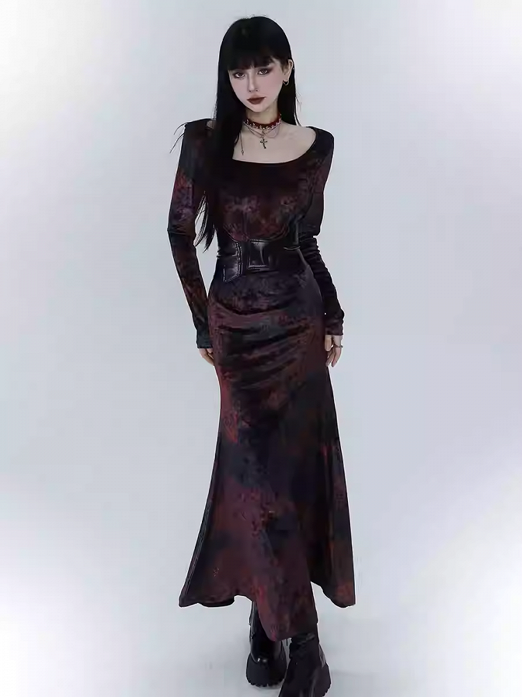 Robe sirène en velours noir et rouge tie-dye