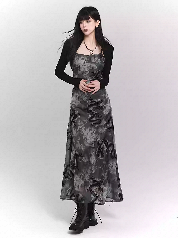 Robe nuisette dos nu/dos couvert à imprimé dragon noir et gris