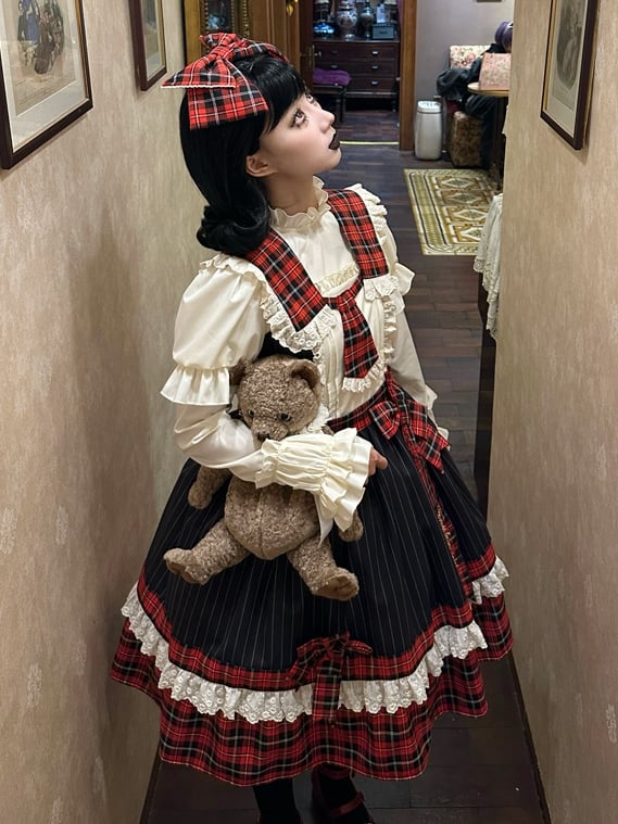 Robe à carreaux rouges et rayures noires, col amovible et jupe pull Lolita à nouer