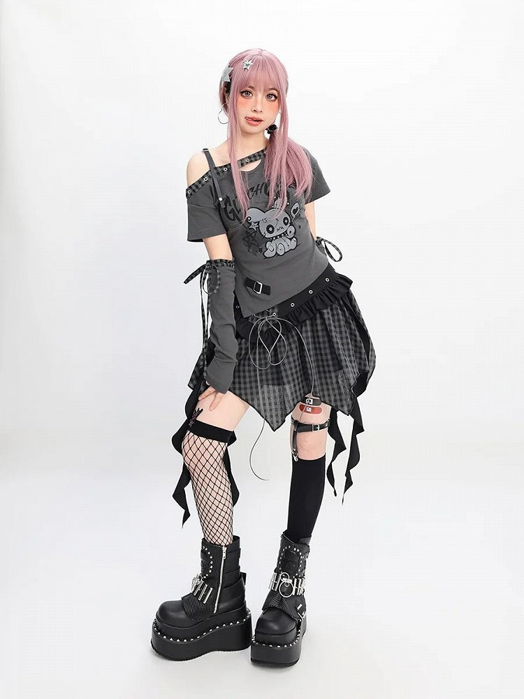 Free Y2K T-Shirt with Asymmetrical Neckline Bunny Print Red/Black Armwear