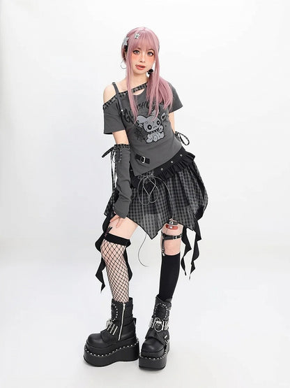 Free Y2K T-Shirt with Asymmetrical Neckline Bunny Print Red/Black Armwear
