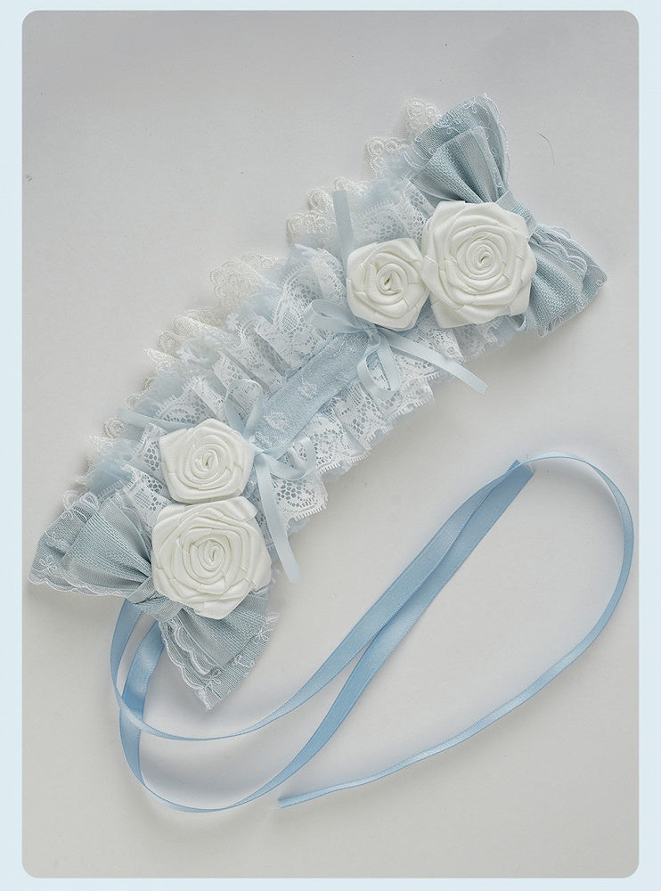 Serre-tête Lolita bleu à volants et bordure en dentelle florale et nœud