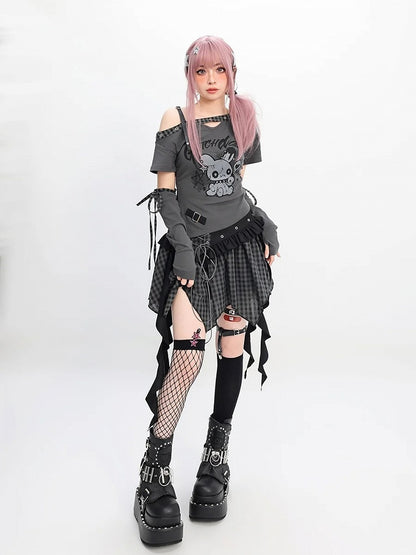 Free Y2K T-Shirt with Asymmetrical Neckline Bunny Print Red/Black Armwear