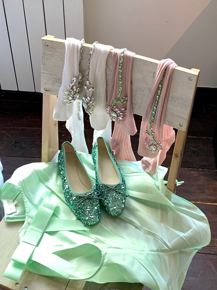 Overknee-Strümpfe in Rosa/Weiß mit Strass-Blumenverzierung