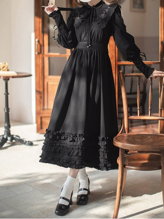 Blumenkragen, Vintage-Manschetten, Kleid mit Schnürärmeln, Hammelkeule mit schwarzer Stickerei