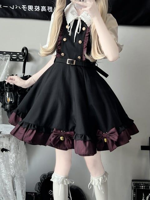 Ensemble chemisier blanc à manches courtes, robe rayée rouge foncé et noire avec nœud papillon