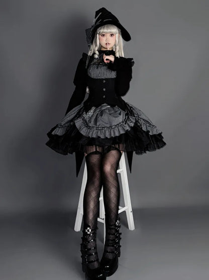 Graues und schwarzes Halloween-Gothic-Lolita-Kleid mit Kordelzug und gestreiftem Saum