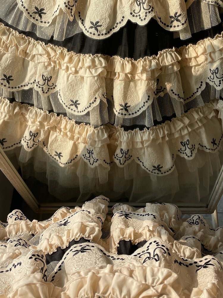 Black Bunny Embroidery Layered Scallop Trim Hem Lolita Skirt