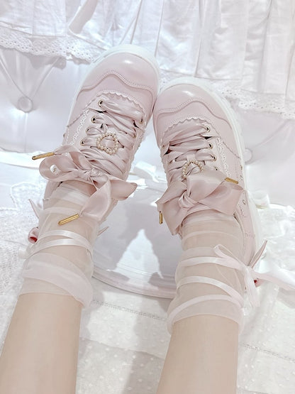 Schnürschuhe im Jirai Design Kei – Plateauschuhe mit Schleife und Herzdetails und Strassperlen im Pink-Stil