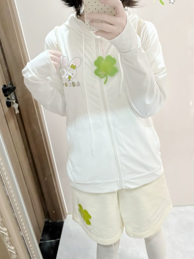 Lucky Four-Leaf Clover Print Beige Loose Shorts