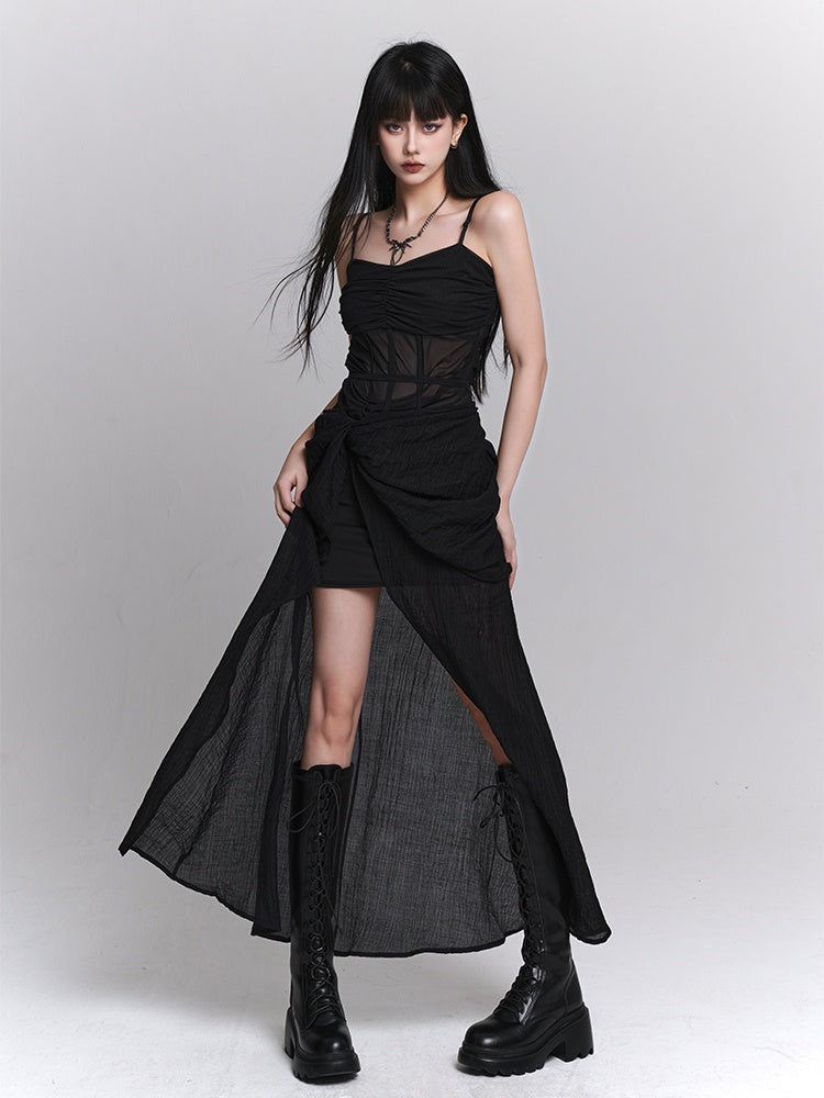 Robe nuisette fendue noire gothique à détails torsadés