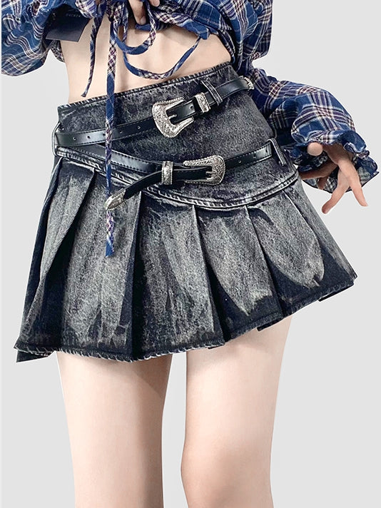 ウエストベルトがカワイイ、ダブルブラックのほろ苦いプリーツスカート