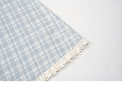 Jupe midi taille haute à carreaux bleus et bordure en dentelle