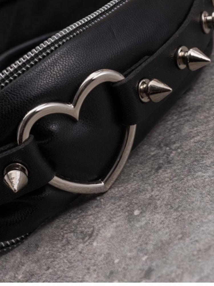 Gothic Schnalle KC Nieten verziert Knoten schwarz Design