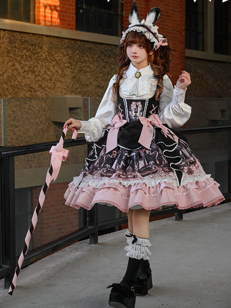 Robe Lolita noire et rose sous la poitrine avec motif lapin et cercueil