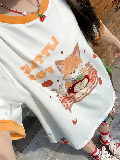 White Cartoon Fox Print Long Version T-Shirt with Apple Brooch