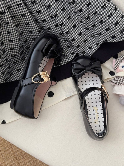 Heart with Bear Hugging Flats Top Black Sweet Lolita Buckles Bow at