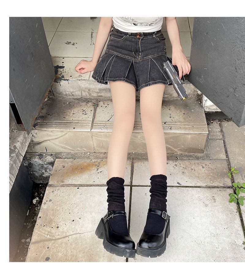 2: Set Socks of Loose