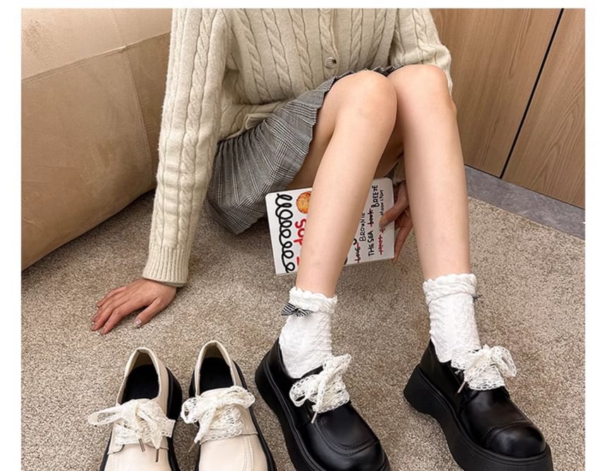 Plateauschuhe mit Schnürung und Einsätzen