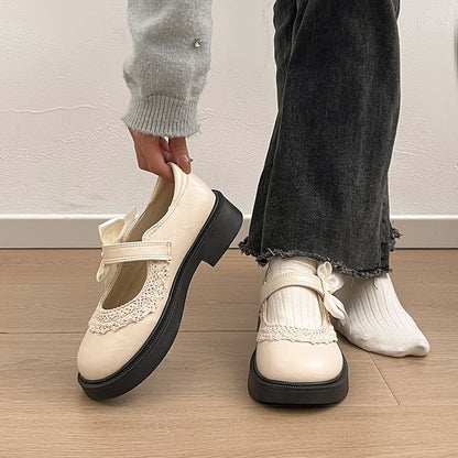 Mary Trim Jane Schuhe mit Schleife, Spitze und Plateau