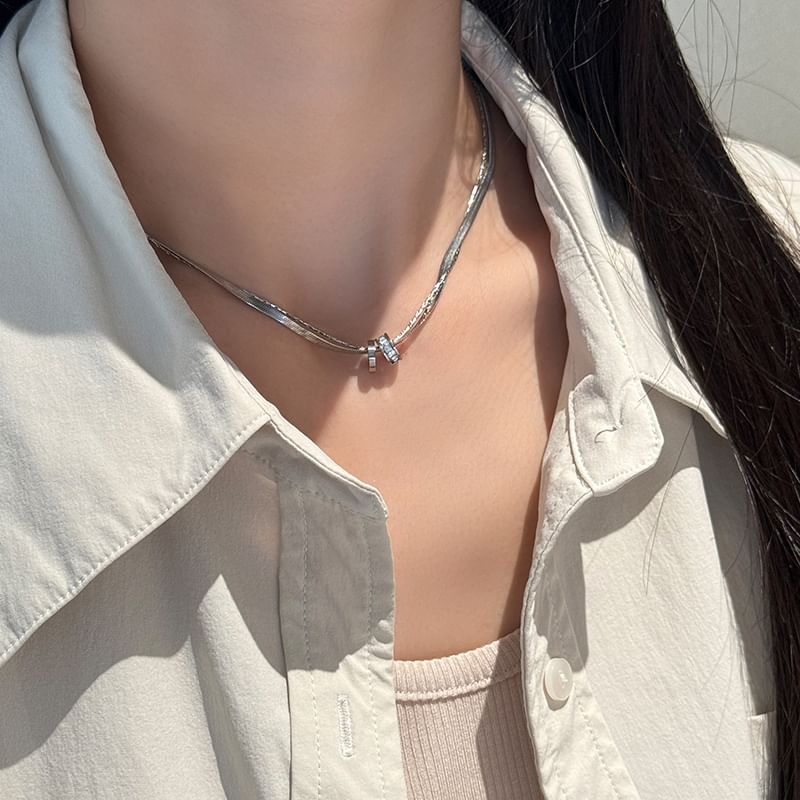 Circle Pendant Snake Chain Necklace