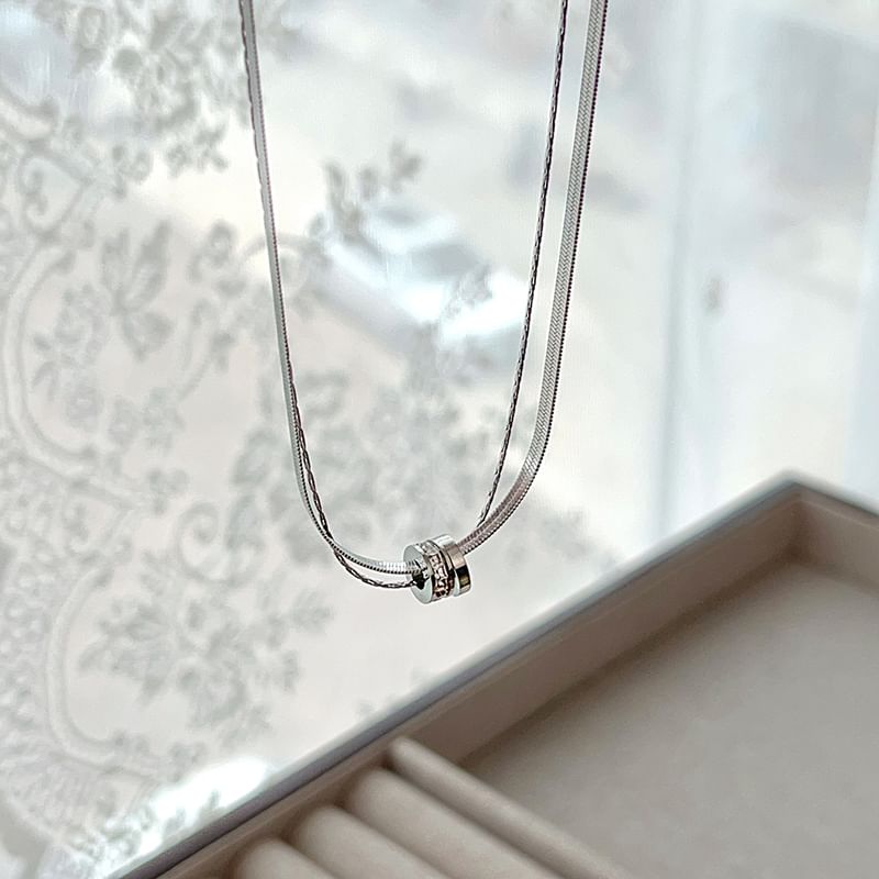 Circle Pendant Snake Chain Necklace