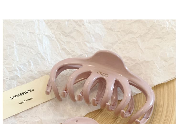 Hair Claw Lettering