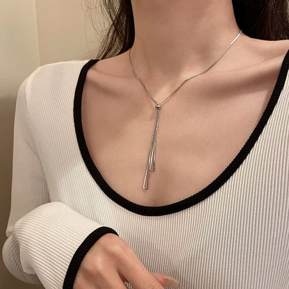 トライアングルネックレスペンダント