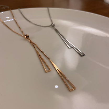 トライアングルネックレスペンダント