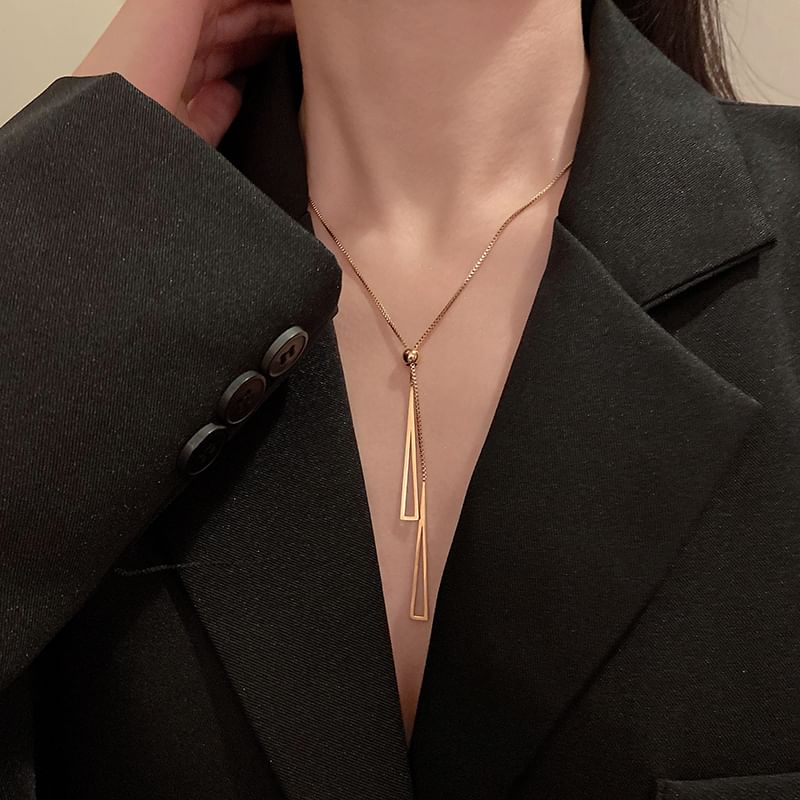 トライアングルネックレスペンダント