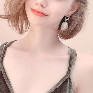 / Earring Shell Drop On Disc Clip