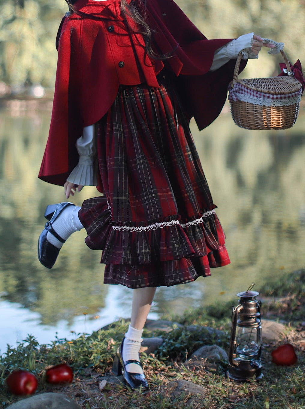 Robe Col Ruban Capuche Tête Montante Rouge Petit + Écharpe À Volants Plissée Cape Manteau Chemise À Carreaux