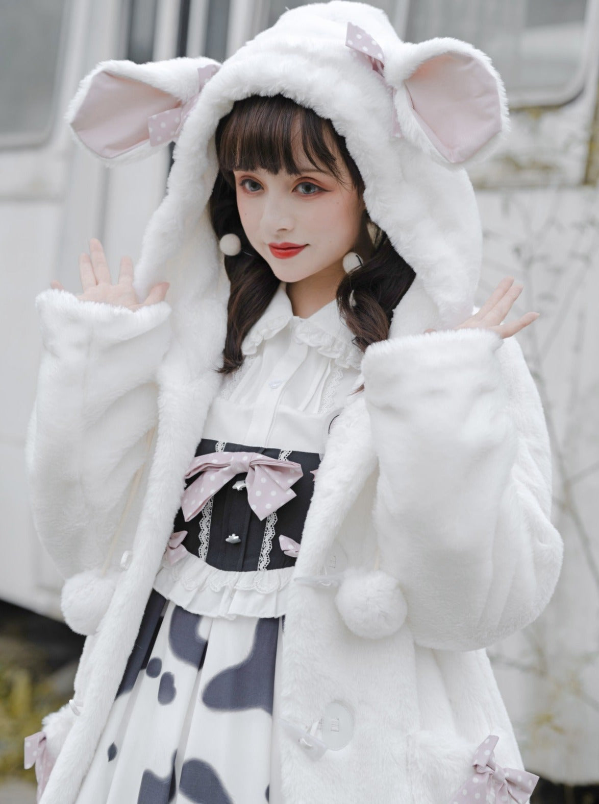 Suspender Cow Blouse Skirt Fur + Coat
