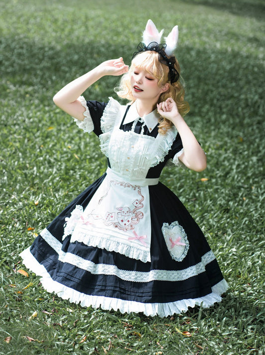 Six robes Lolita, tablier, doux