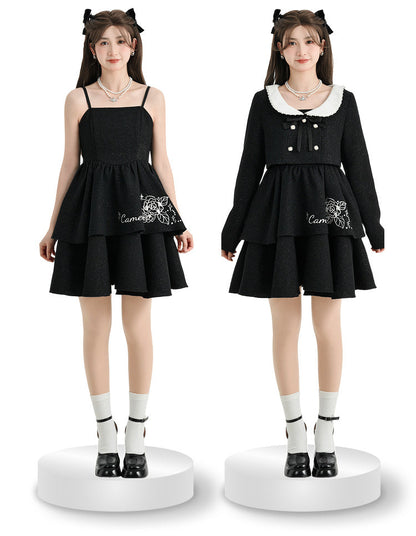 Robe veste noire parfumée, bretelles pailletées, rose et perles, costume court