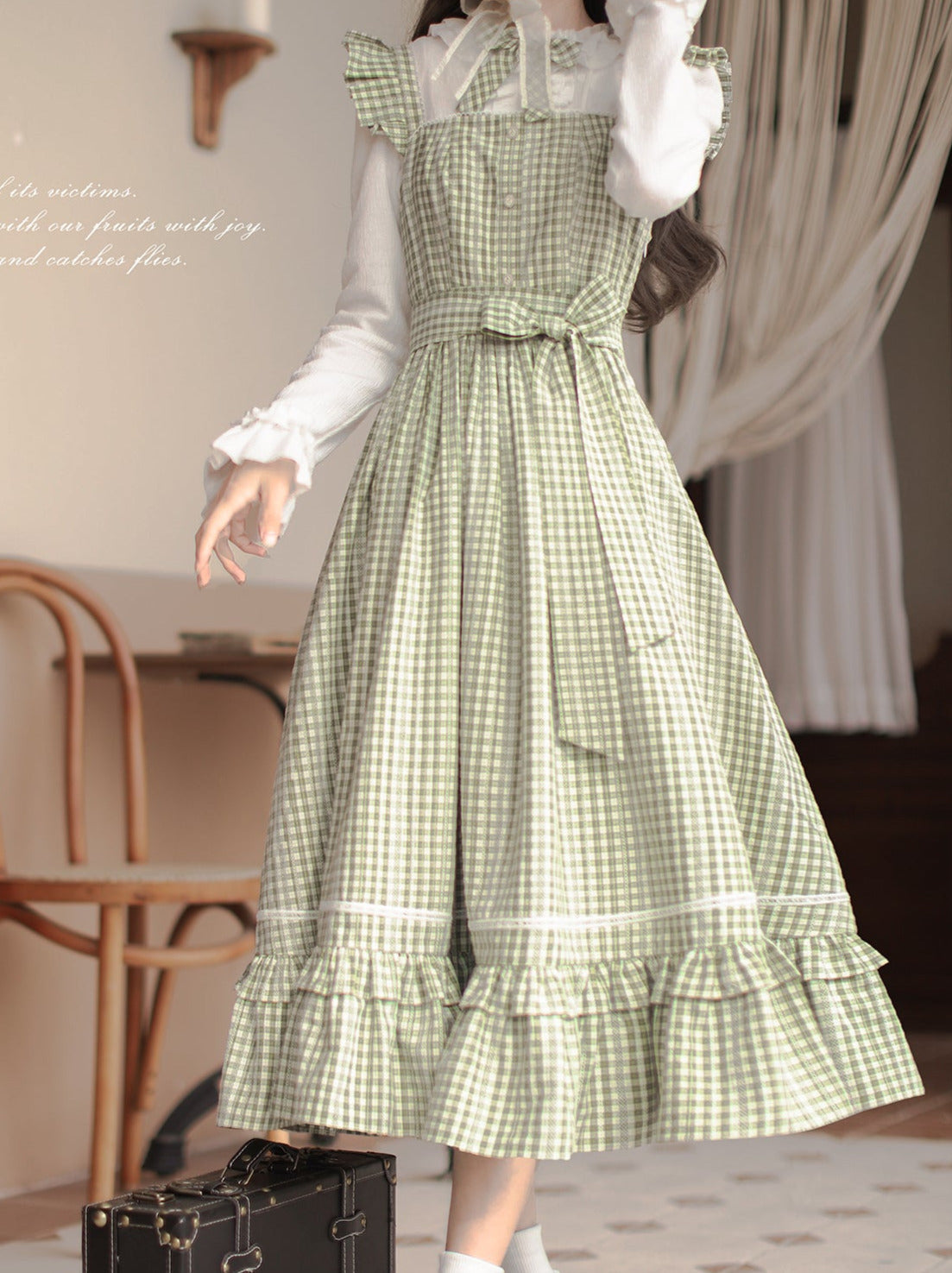Ensemble robe verte + chemise à carreaux sur les épaules + col à volants, volants forestiers, ruban français