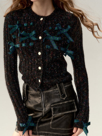 Haut en tricot côtelé à ruban + Bonnet en tricot à ruban + Fleurs en tricot