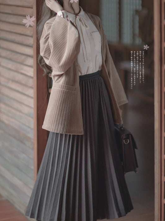 Jupe veste en mousseline rétro + jupe à carreaux en ruban et plumes foncées + broche Showa Note Gris cerise