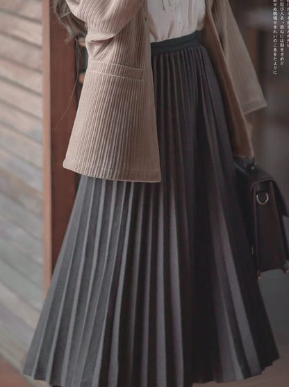 Jupe veste en mousseline rétro + jupe à carreaux en ruban et plumes foncées + broche Showa Note Gris cerise