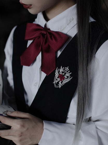 Hemdjacke Weißes Kleid Schwarzes Prinzessinnen-Kurzkleid Plissee-Stil College V-Ausschnitt