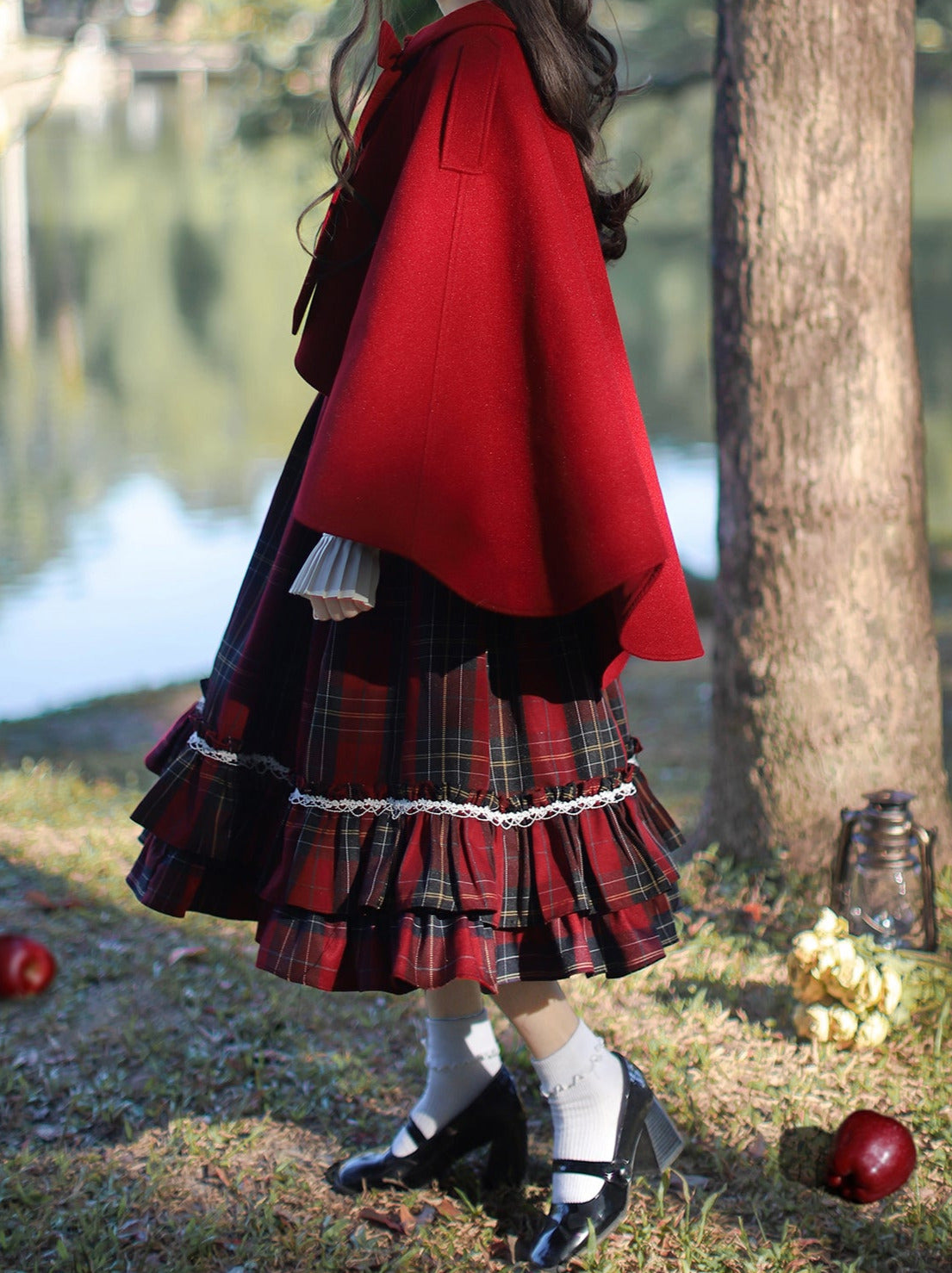 Robe Col Ruban Capuche Tête Montante Rouge Petit + Écharpe À Volants Plissée Cape Manteau Chemise À Carreaux